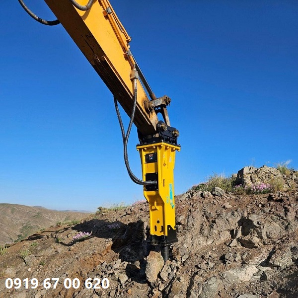 تولید پیکور مینی بیل مکانیکی